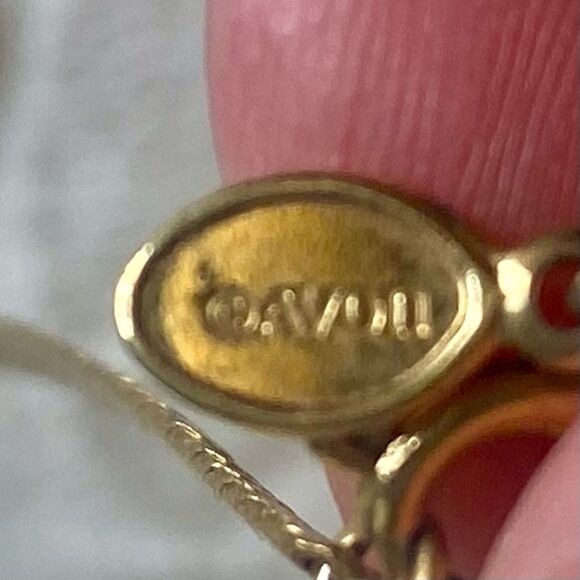 Avon Cubic Zirconia Pendant Necklace Octagon Shaped with Gold Chain - Picture 4 of 4